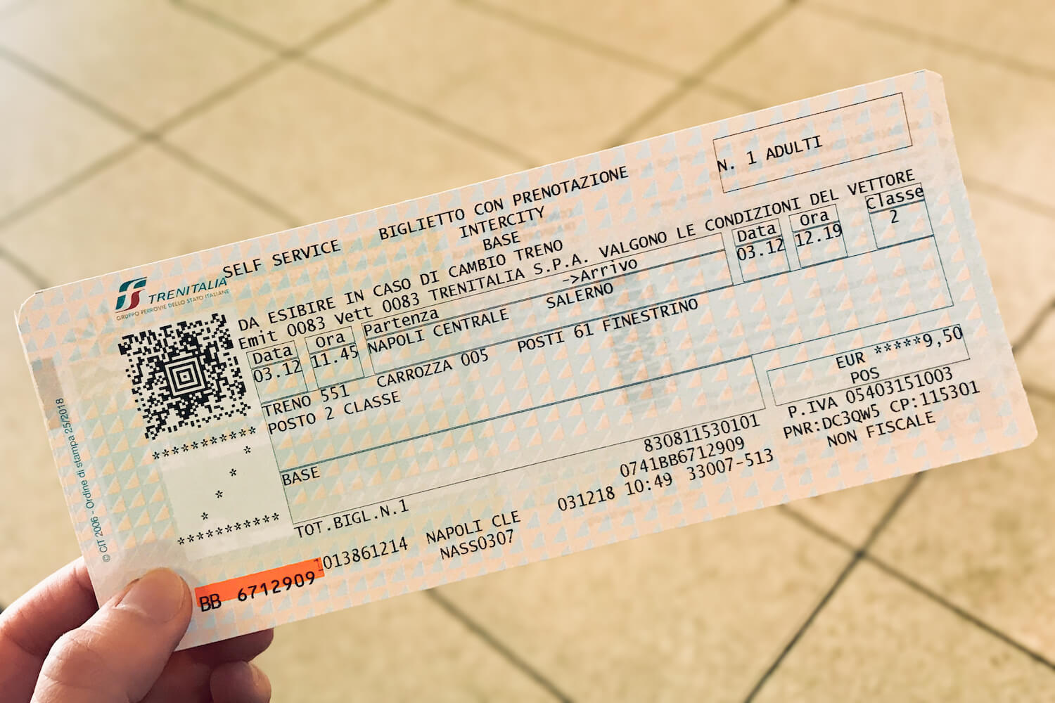 ナポリ中央駅からサレルノ駅行きの切符