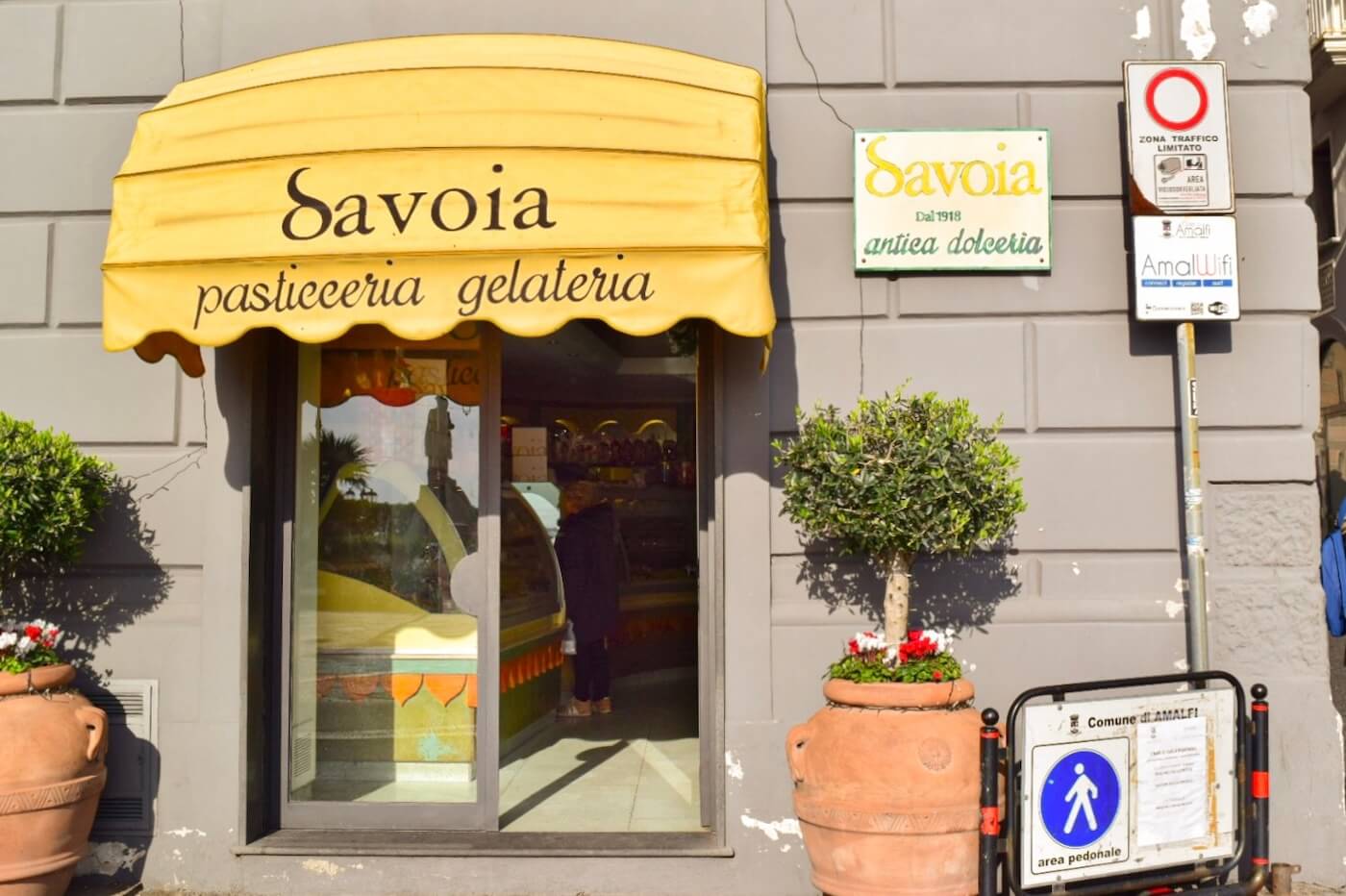 Pasticceria Savoia（パスティチェリア・サヴォイア）の外観