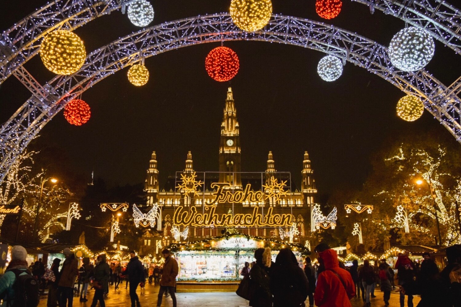 ウィーン市庁舎前広場のクリスマスマーケット