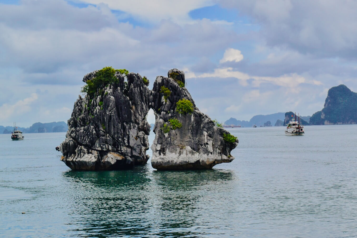 闘鳥岩