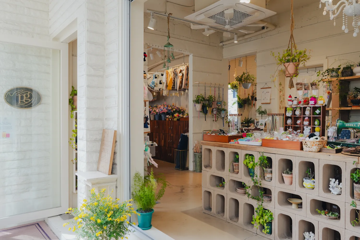 PAPER GARDENの外観