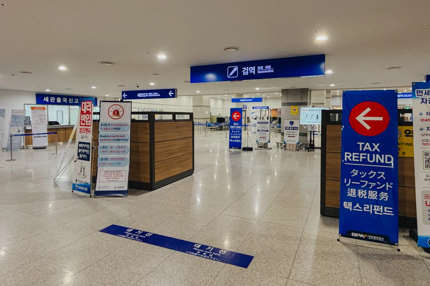 釜山港国際旅客ターミナルの出国ゲートの先にあるエリア