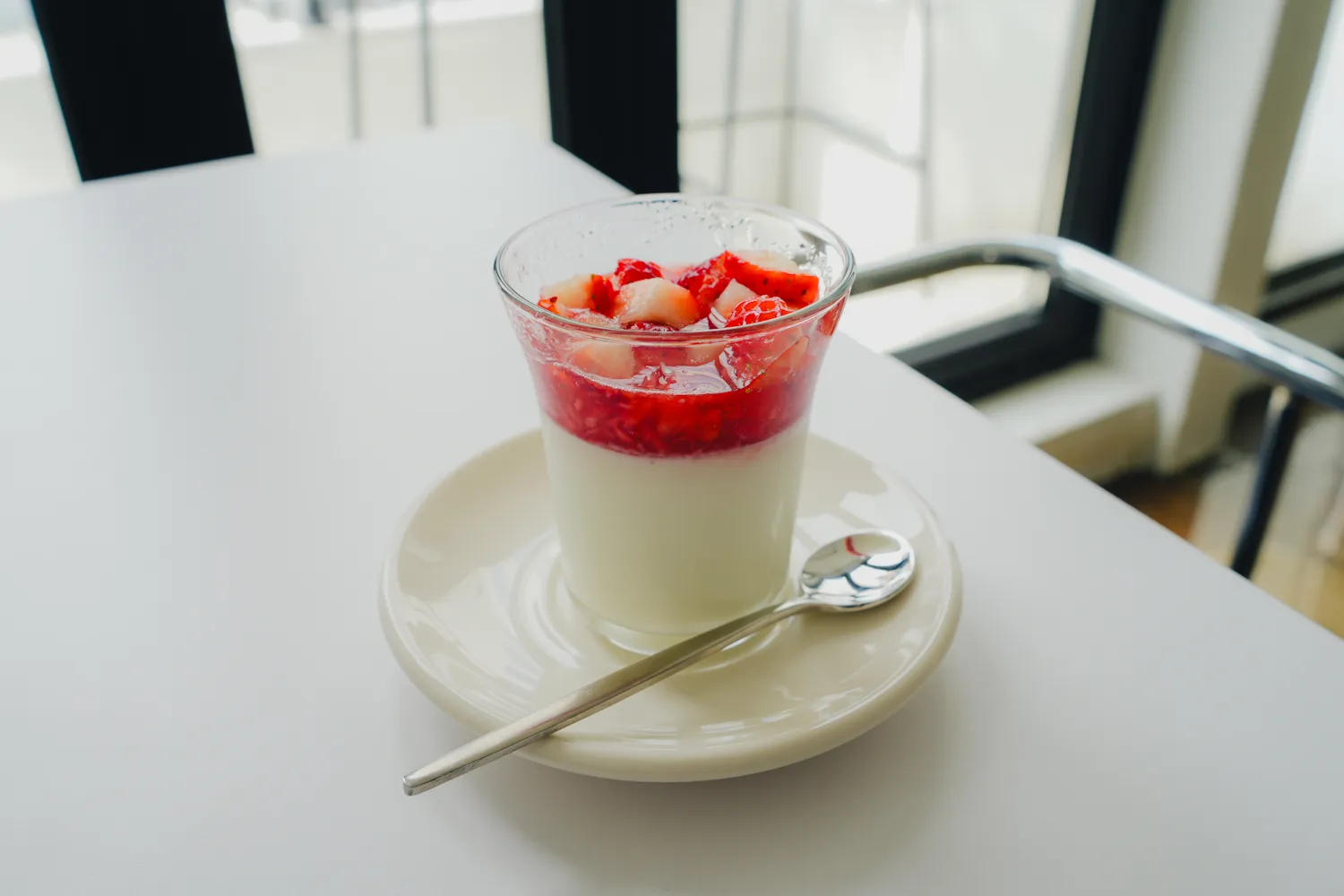 ヒルコーヒーのイチゴのパンナコッタ