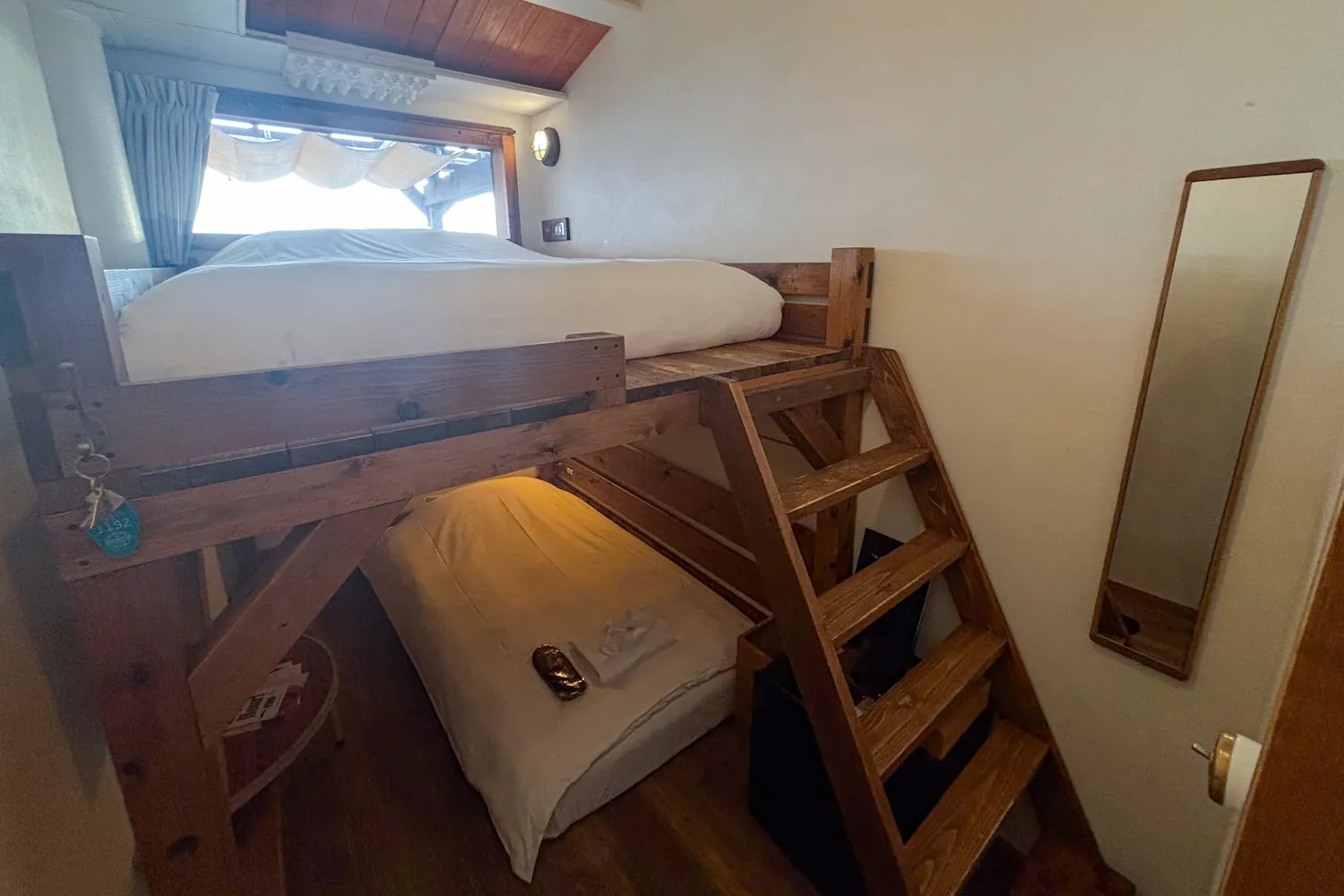 部屋の全景